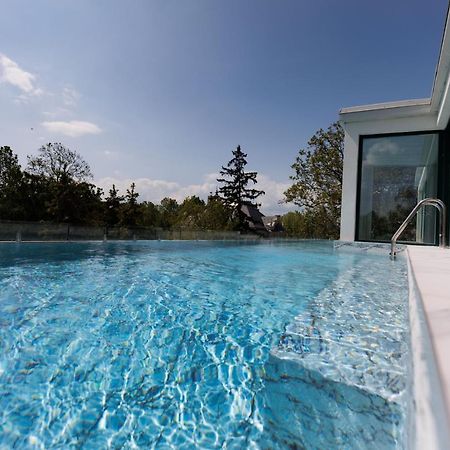 Villa Bauhaus Wellness Apartman Siófok Eksteriør billede