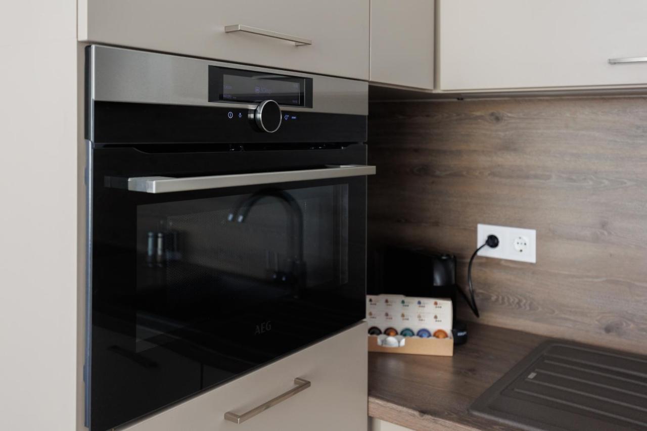 Villa Bauhaus Wellness Apartman Siófok Eksteriør billede